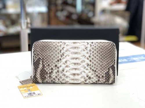 ブランド・ラグジュアリーの財布