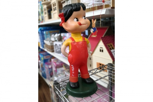 フィギュアのペコちゃん