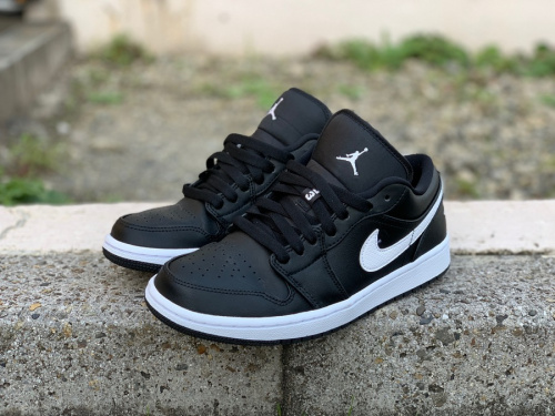 スニーカーのNIKE
