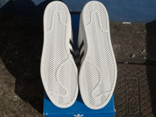 アディダスのSUPERSTAR