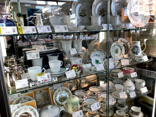 洋服　ブランド　雑貨のおもちゃ　家電　