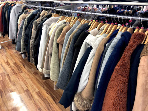 洋服　セール　千葉の松戸店