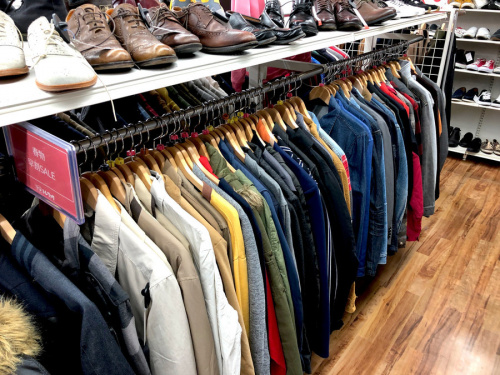 洋服　セール　千葉の松戸店