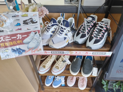 ファッションアイテムのスニーカー