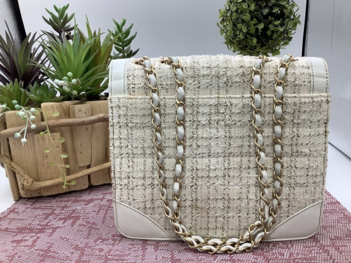 バッグのショルダーバッグ