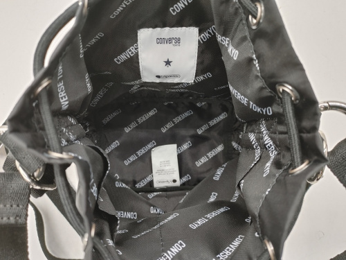 巾着ショルダーバッグのLeSportsac