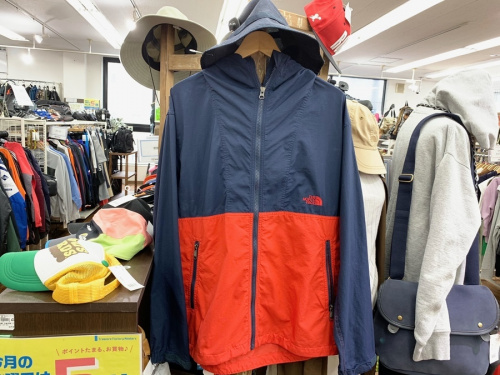 トップスのジャケット