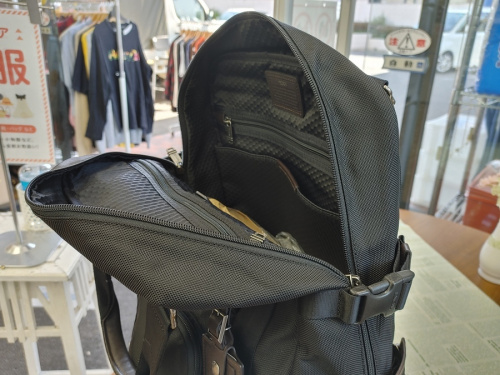 TUMIのALPHA BRAVO