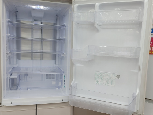 5ドア冷蔵庫のシャープ