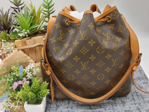 バッグのショルダーバッグ