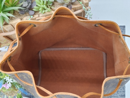 ショルダーバッグのLOUIS VUITTON