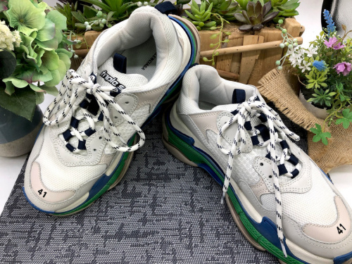 スニーカー　販売のブランド　スニーカー　オンライン