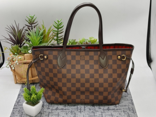 ブランド・ラグジュアリーのLOUIS VUITTON