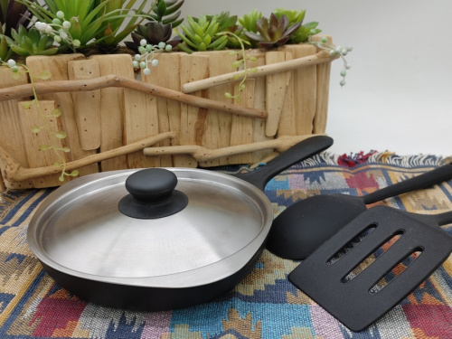 キッチン雑貨のフライパン