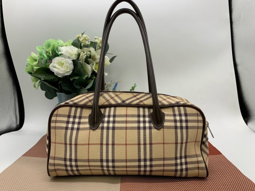 バッグのBURBERRY