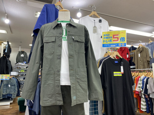 トップスのジャケット