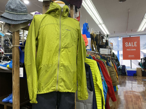 トップスのジャケット