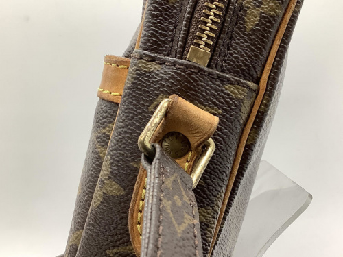 ショルダーバッグのLOUIS VUITTON