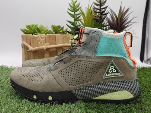 ハイカットスニーカーのNIKE