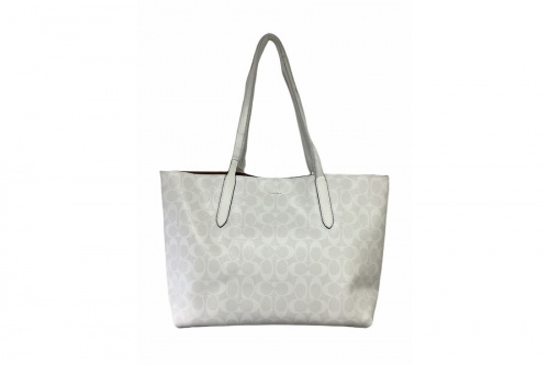 バッグのCOACH