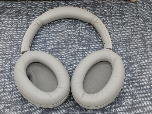 ワイヤレスヘッドホンのSONY