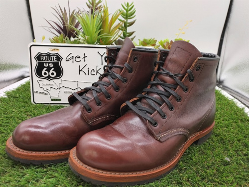 チャッカーブーツのRED WING