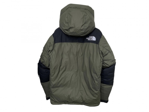ジャケットのTHE NORTH FACE