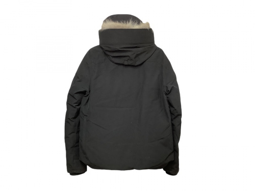 ジャケットのCANADA GOOSE