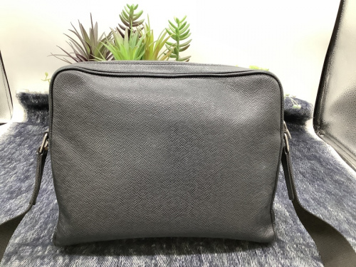 ルイヴィトンのショルダーバッグ