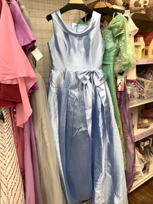 ドレスのワンピース