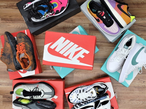 スニーカーのNIKE