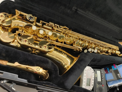 管楽器のアルトサックス