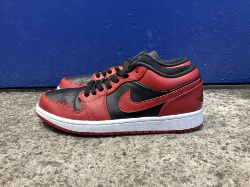 スニーカーのNIKE