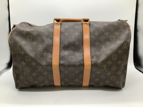 カジュアルバッグのLOUIS VUITTON