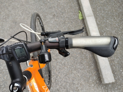クロスバイクのTREK