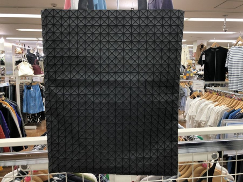 バオバオイッセイミヤケのクリスピートートバッグ