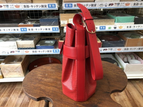 ルイヴィトンのLOUIS VUITTON