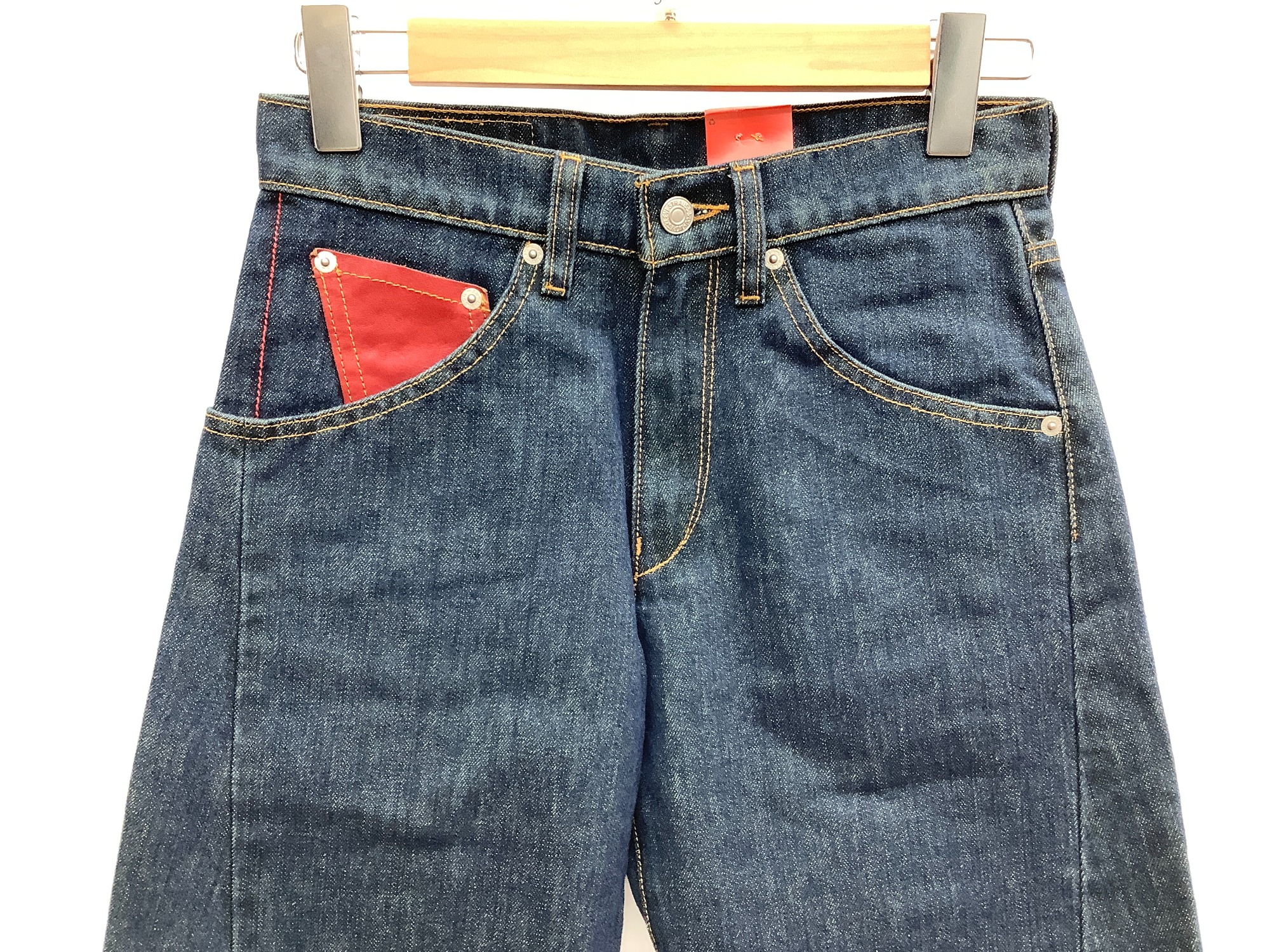 本日はLEVI'S(リーバイス)×Coca Cola(コカ・コーラ)のデニムパンツが