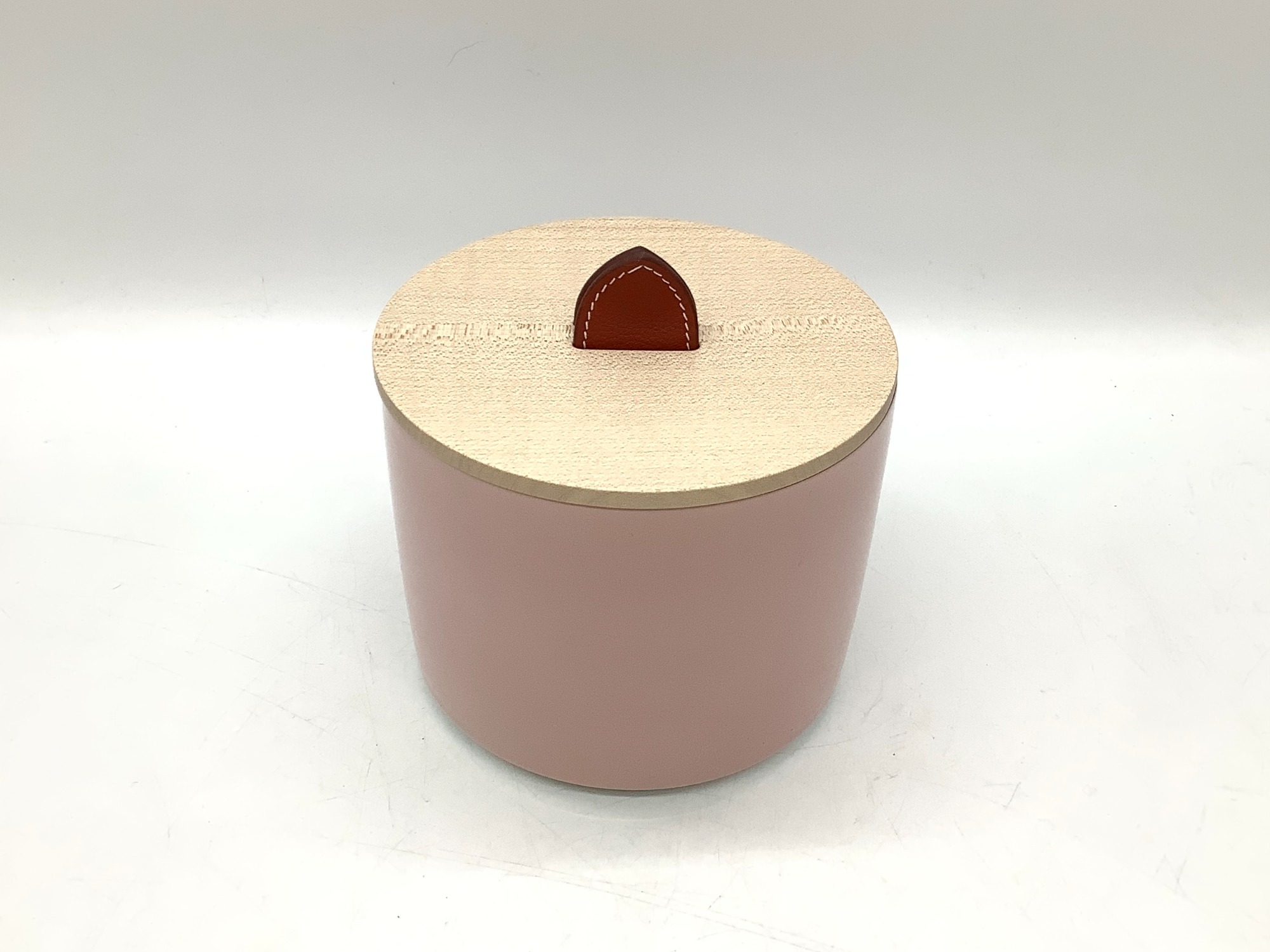 【新品未使用】HERMES ウールフェルト トレイ ベージュ 付属品有りHERMES エルメス フェルト パンチングH トレイ グリーン