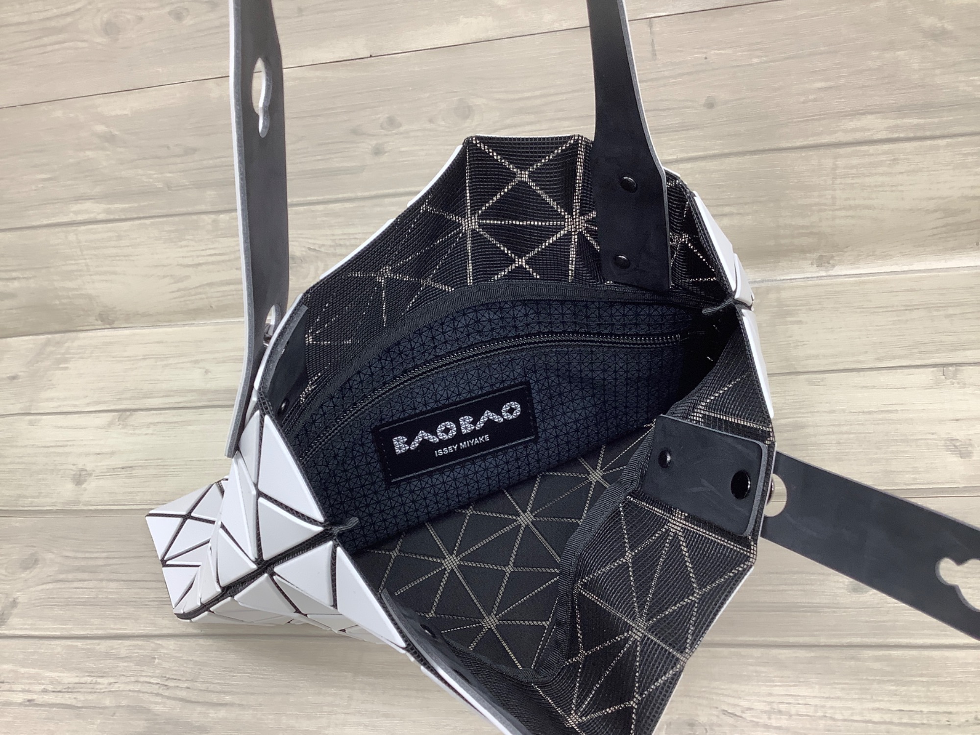 BAO BAO ISSEY MIYAKE (バオバオイッセイミヤケ) のプリズムトート