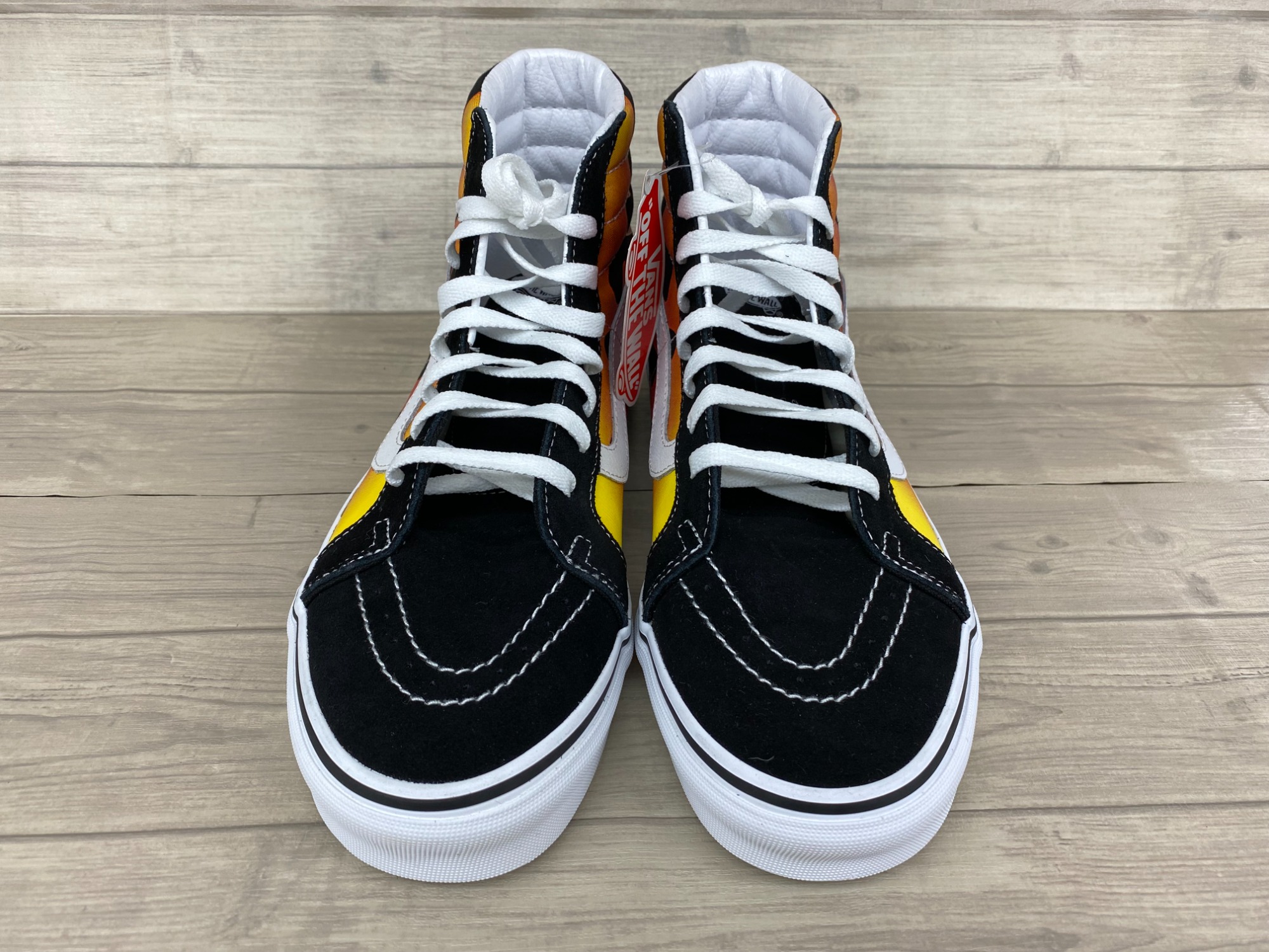 VANS(バンズ) スケートハイ フレイムパターンのご紹介です