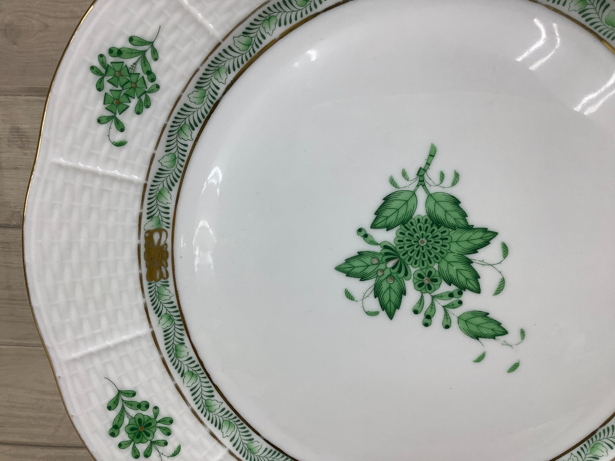 Herend (ヘレンド) プレート・アポニーグリーンのご紹介です！｜2024年