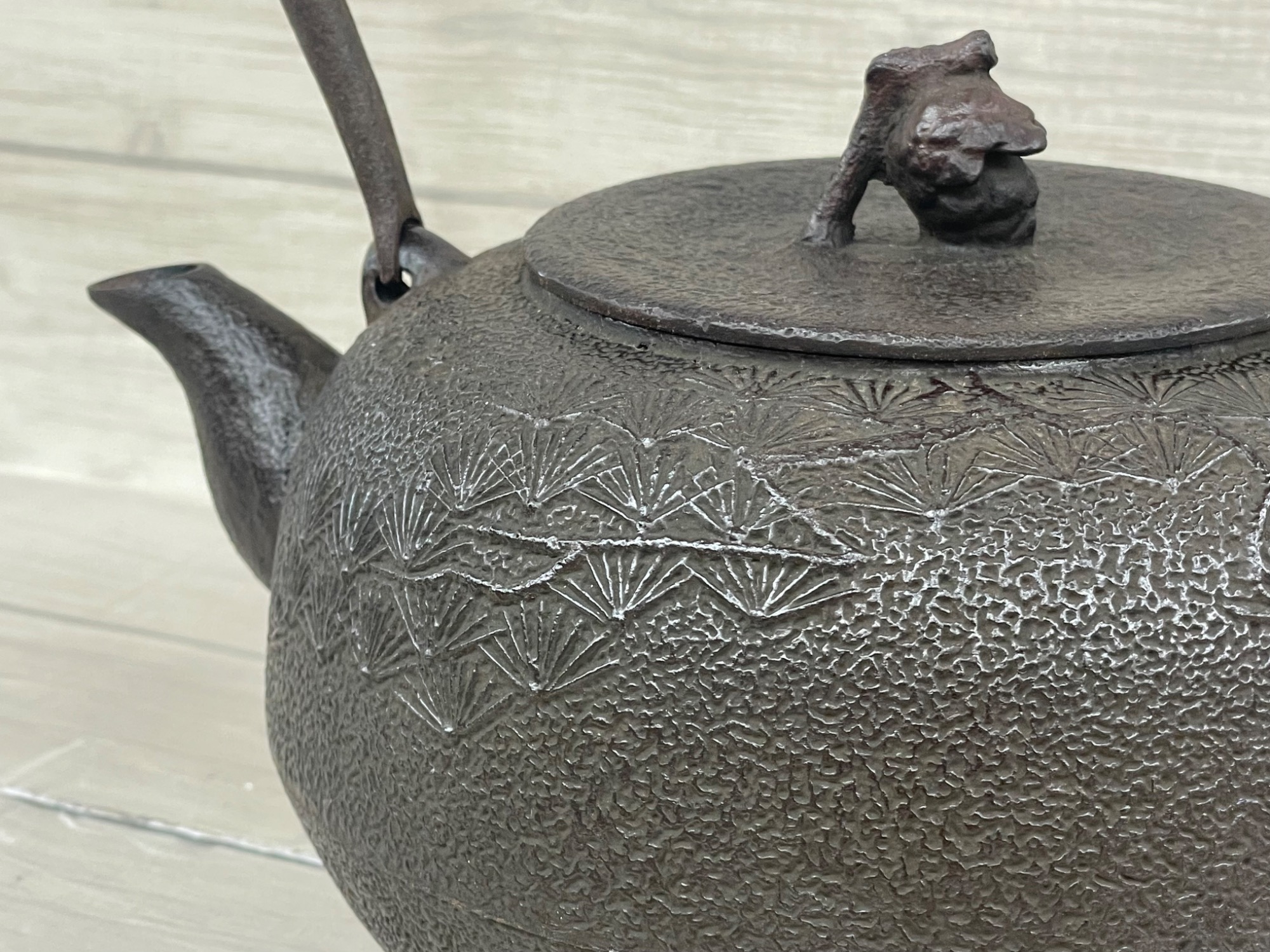 佐藤秀次郎作 南部鉄器(なんぶてっき) 鉄瓶 が買取入荷しました