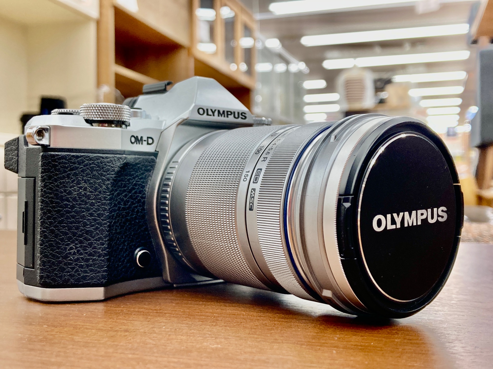 オリンパス OM-D E-M5 ミラーレスデジタルカメラボディ Olympus 61umqdge0UL._AC_SY200_QL15_.jpg