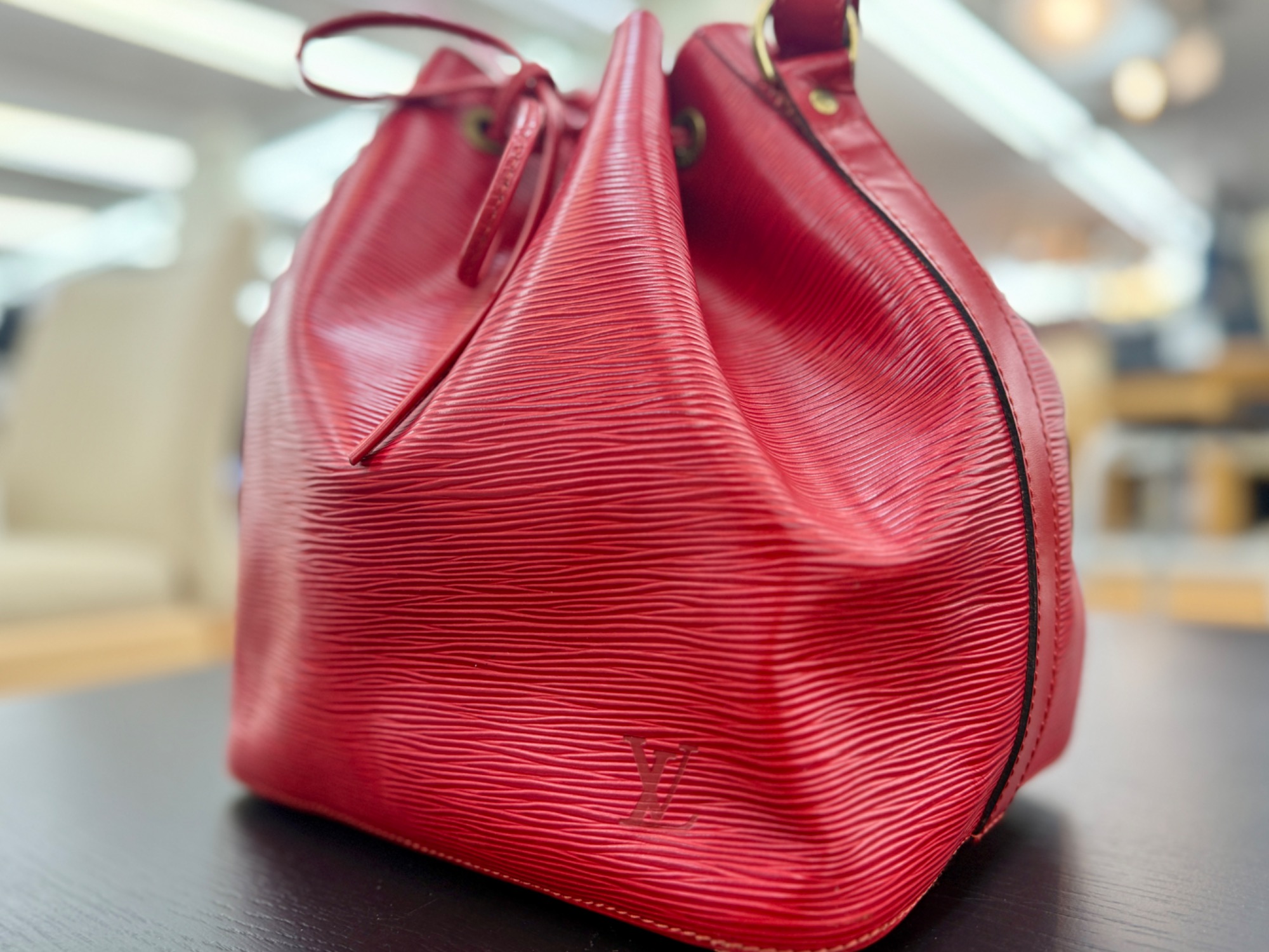 LOUIS VUITTON (ルイヴィトン)ショルダーバッグ エピ プチエノが