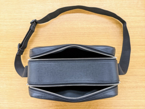 バッグのショルダーバッグ