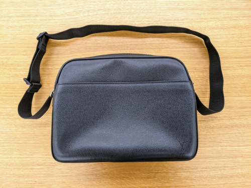 ショルダーバッグのLOUIS VUITTON