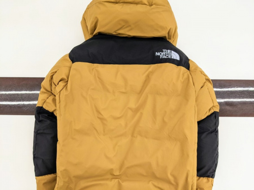 ジャケットのTHE NORTH FACE