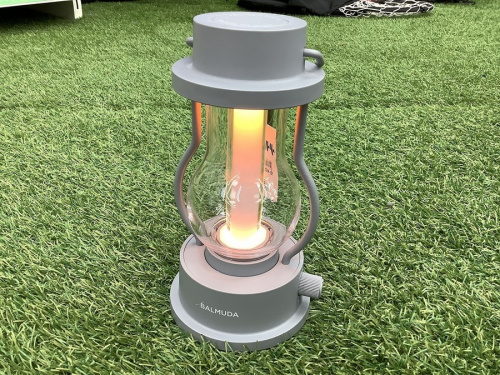 アウトドア用品のランタン