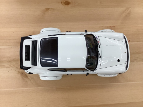 ミニカーの1/18 ポルシェ・934RSR